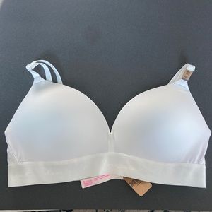 VS PINK WEAR EVERYWHERE WIRELESS LIGHTLY-LINED BRA